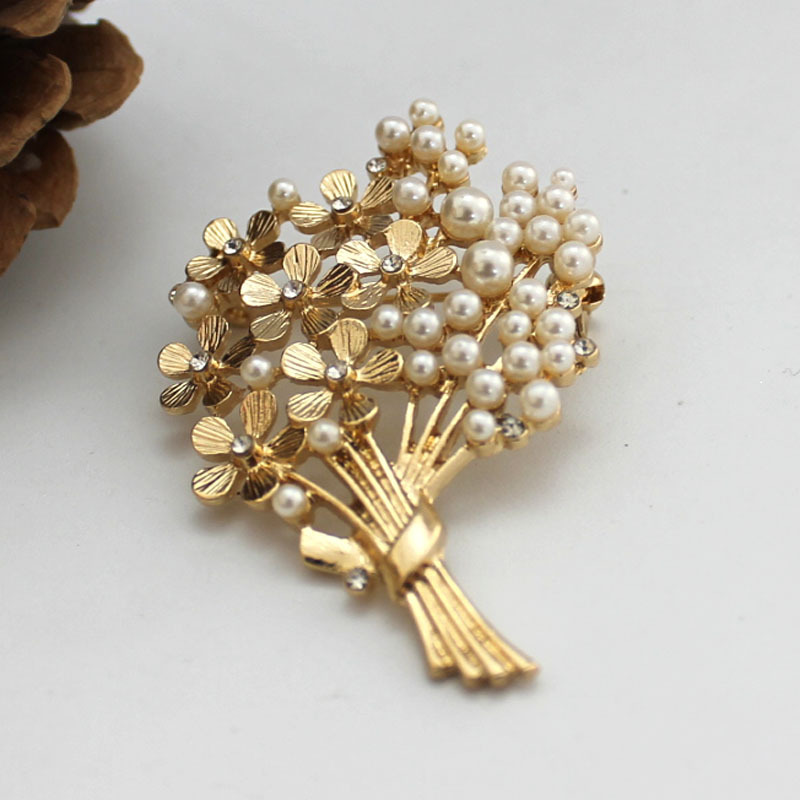 Ladies Delicate Bouquet Pearl  - Suit Supply Wedding Party avis et prix
