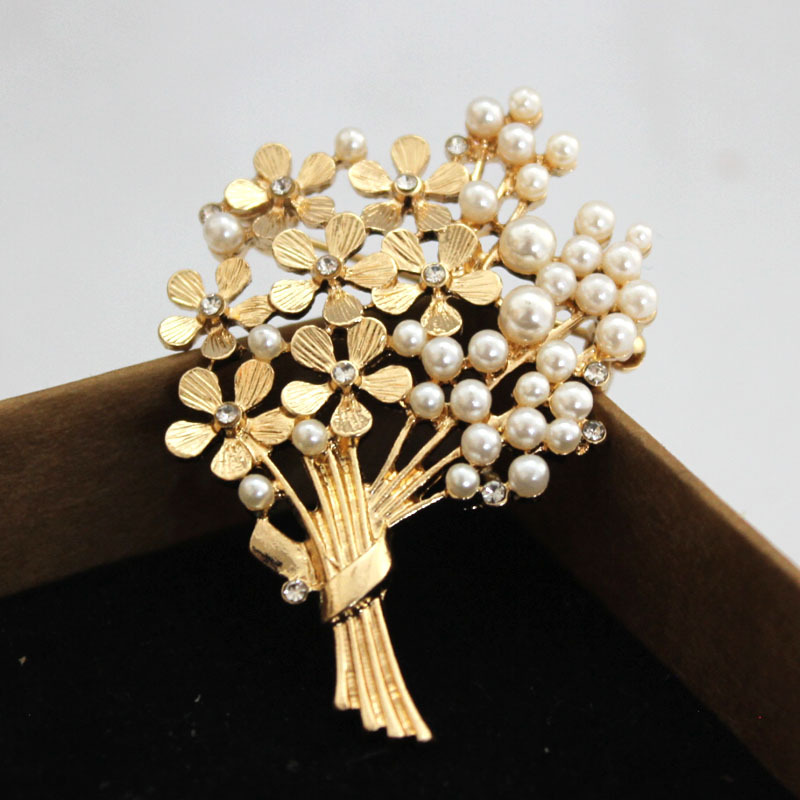 Ladies Delicate Bouquet Pearl  - Suit Supply Wedding Party avis et prix